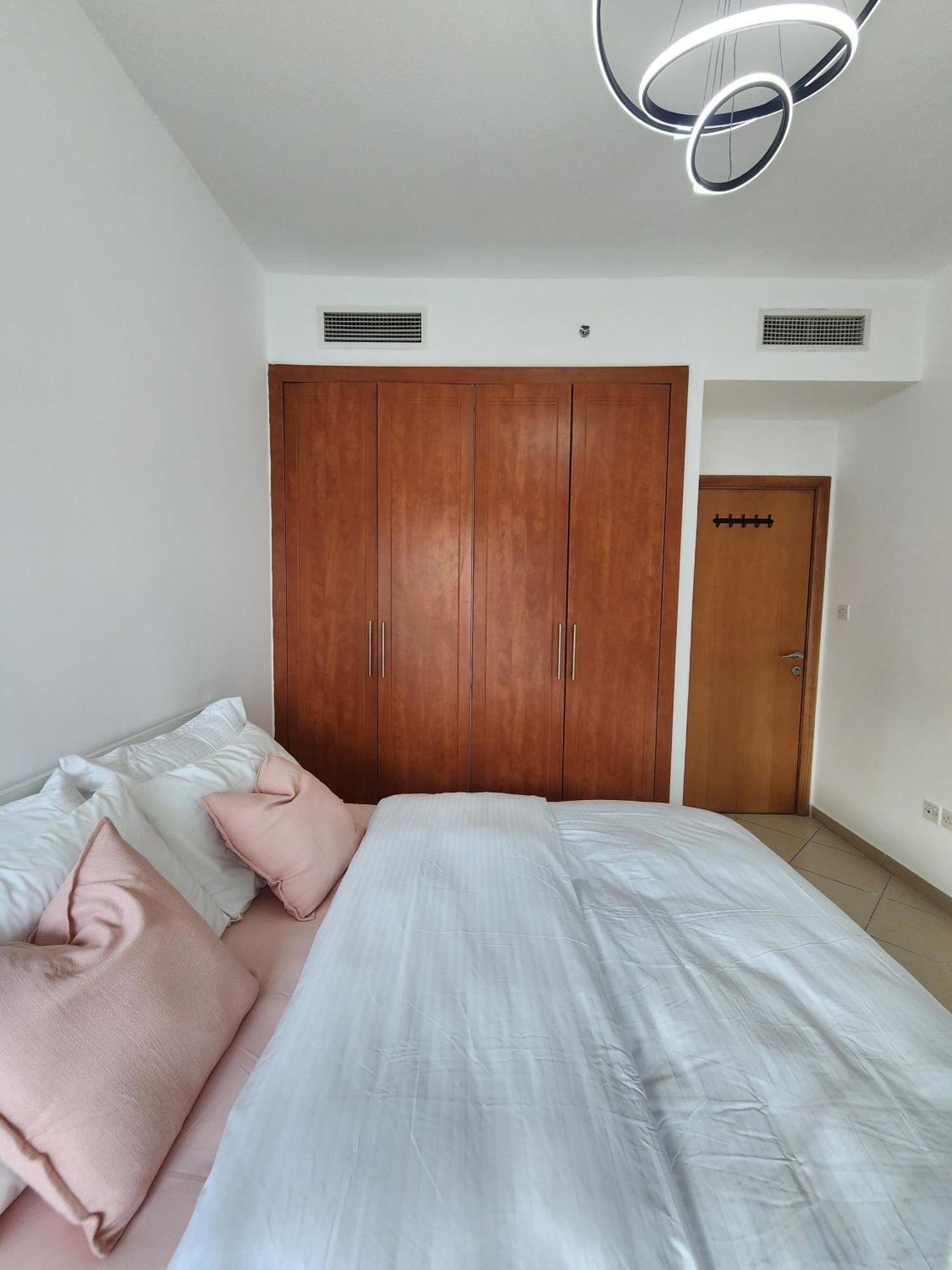 Apartment Marina Nest - Spacious One Bed In Marina With A View Near Metro And Tram Dubai